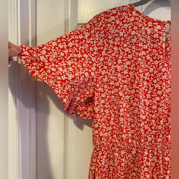 EUC ditsy Red Floral mini sundress size medium - Picture 11 of 12